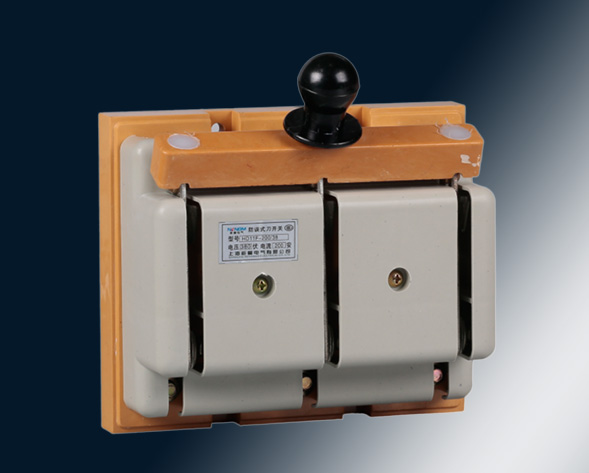 HD系列單投刀開(kāi)關(guān)、HS系列雙投刀開(kāi)關(guān)適用于交流50Hz、額定電壓400V、直流220V，額定電流至1500A的成套配電裝置中，用作手動(dòng)不頻繁接通與分?jǐn)嘟恢绷麟姟?>
											HD、HS開(kāi)啟式刀開(kāi)關(guān)</a>
										</div>
										 
										<div   id=